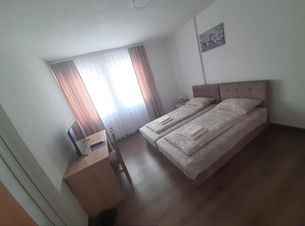シェニツァ Vila Centar Mb Bed & Breakfast エクステリア 写真