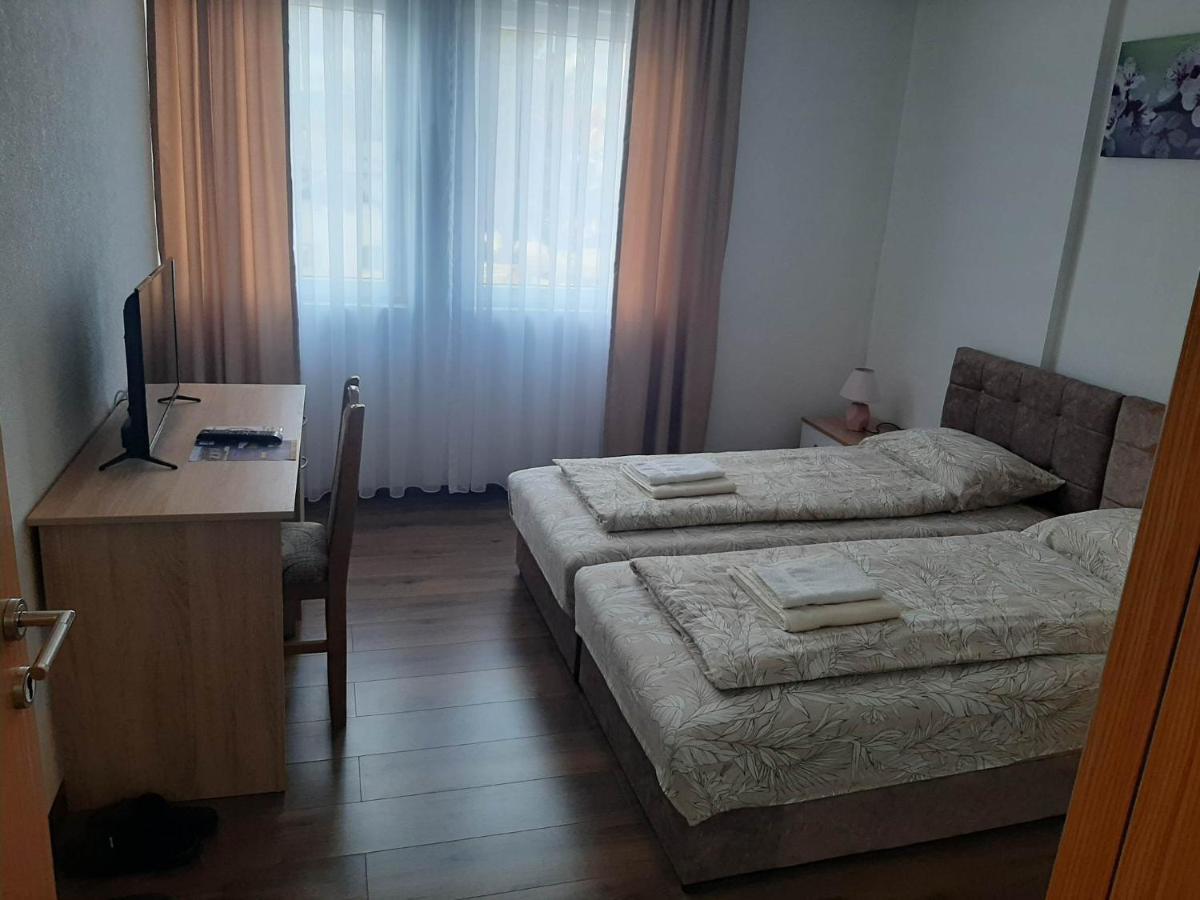 シェニツァ Vila Centar Mb Bed & Breakfast エクステリア 写真